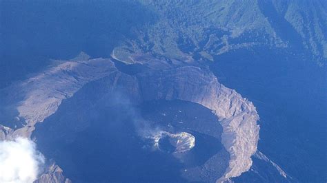 AVIELLE NEWS 2 Pendaki WNA Asal Inggris Terjebak di Gunung Agung Bali