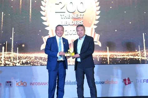 AVIELLE TECH Dirut BRI Sunarso Dinobatkan Sebagai CEO of The Year, BRI Raih 2 Penghargaan Bergengsi Detikcom Awards 2024