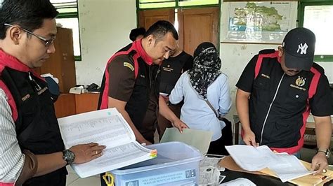 AVIELLE NEWS Kasus Korupsi PKBM, Kejari Kabupaten Sukabumi Geledah dan Sita Mobil Pengelola PKBM Perintis Ciambar