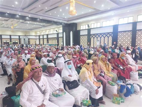 AVIELLE NEWS Kloter 40 Jemaah Haji Asal Kabupaten Sukabumi Tiba di Asrama Haji Cikembar