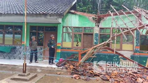 TECH NEWS Nasib Pelajar Setelah Ruang Kelas SDN Puncak Tugu Pabuaran Sukabumi Ambruk