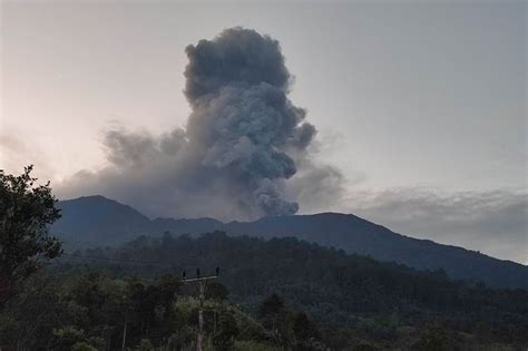 Breaking News! Aktivitas Gunung Marapi Kembali Meningkat Status Level III Siaga