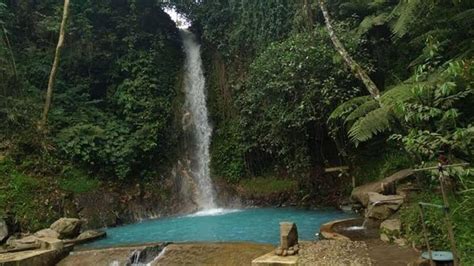 Menilik Keindahan Curug Koleangkak, Air Terjun Berwarna Biru di Subang