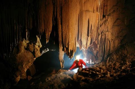 Pesona dan Petualangan Menantang di Gua Buniayu 'Goa Siluman' Sukabumi