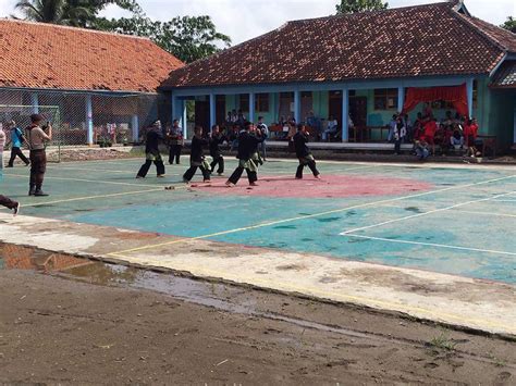 Dampak Banjir yang Merendam SMKN 1 Tegalbuleud, Kerugian Capai Rp1,3 Miliar